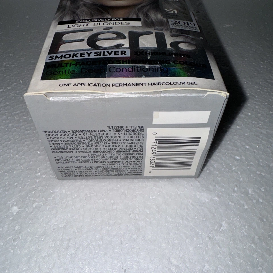 Color de cabello brillante multifacético gris plata ahumado L'Oreal Paris Feria S1 Foto 2 de 4