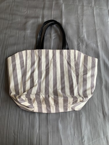VICTORIA'S SECRET WEEKENDER TOTE BAG GRAY AND WHITE STRIPED NO ZIPPER - Picture 5 of 5
