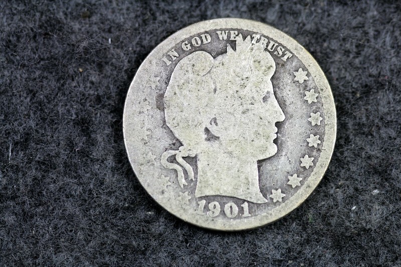 Estate Find 1901 - O Barber Quarter!!  #J03965