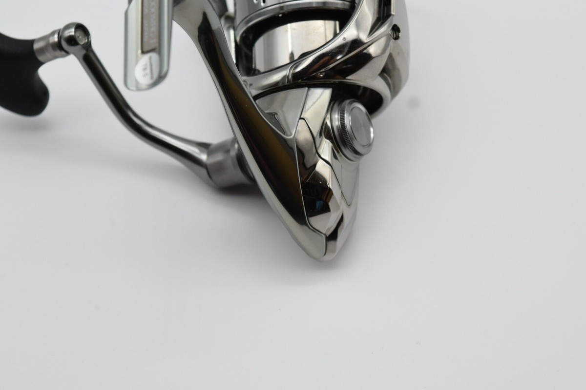 Shimano 18 Stella 3000MHG Fishing Spinning Reel from Japan Shimano 18 Stella 3000MHG Fishing Spinning Reel from Japan