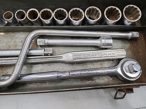 VTG CRAFTSMAN HIP STYLE TOOL BOX W/ 1/2 DRIVE TOOLS 19-1/2" 3-1/2" RAISED LOGO - Picture 7 of 12