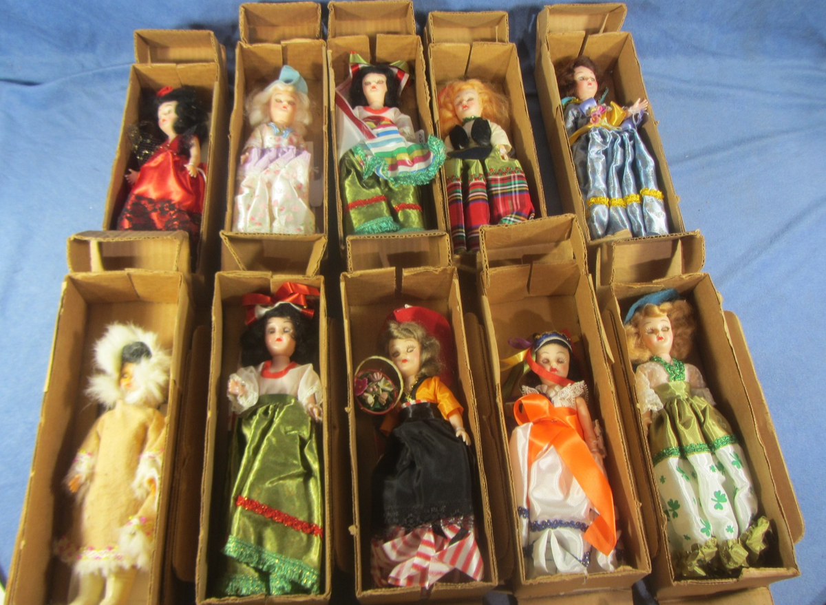 Vintage Set of 10 ARCO Gasoline 1960's Dolls of the World w/Boxes