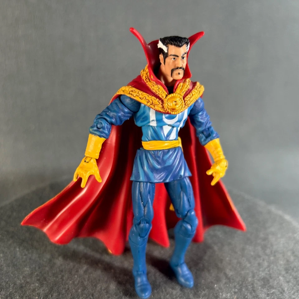 Figura de acción Hasbro Marvel Universe Comic Pack Doctor Strange 3,75 pulgadas Foto 3 de 4