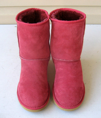 Womens UGG Australia Boots Classic Short Rose-Red Suede Sz 7 EXCELLENT 5825 $139