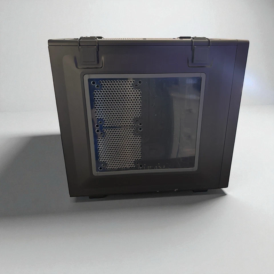 Corsair Vengeance C70 Mid-Tower Gaming Case Gunmetal Black - Image 2 of 4