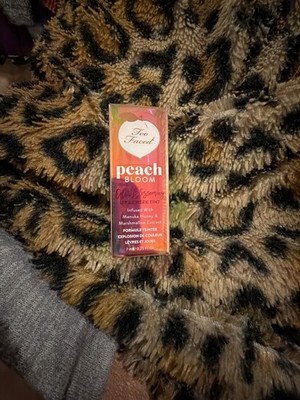 Too Faced Peach Bloom Color Blossoming Lip & Cheek Tint - Strawberry Glow