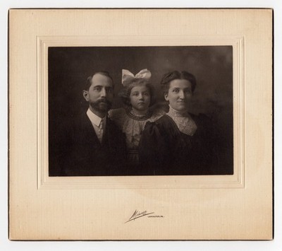 MEET THE HERSHEY FAMILY OF LANCASTER, PENNSYLVANIA : VINTAGE PHOTOGRAPH 1907