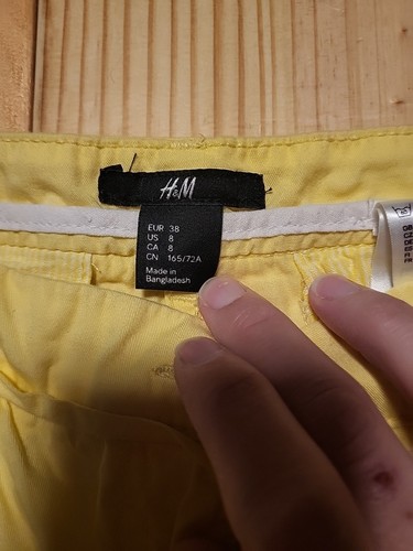 H&M Yellow 100% Cotton Women Shorts Size 8 Summer Beach Casual Golf Spring - Picture 2 of 12