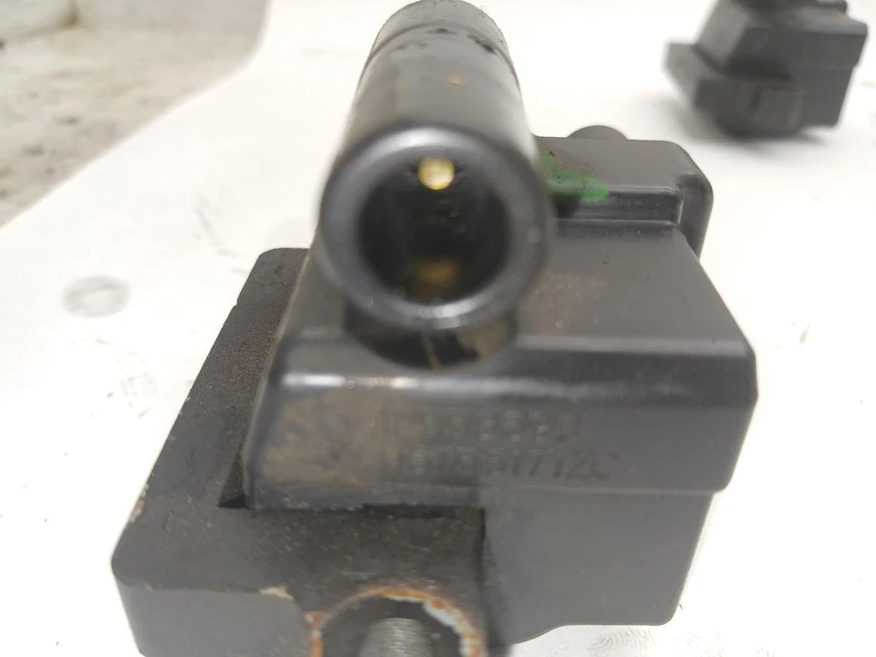 '99-'07 CHEVROLET SILVERADO 1500 Juego de 4 bobinas de encendido 6,0 L OEM 6 meses ¡Como nuevo! Foto 2 de 4