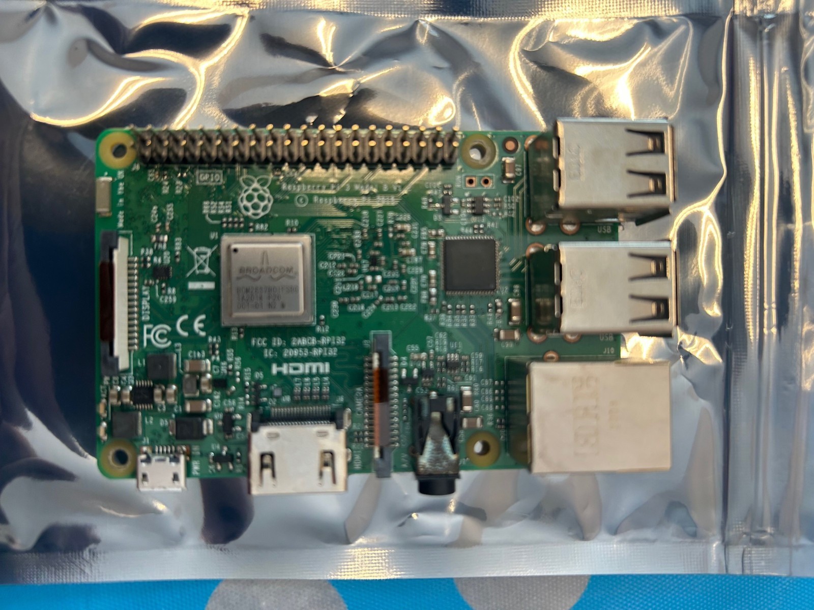 Raspberry Pi 3 Model B Quad Core 1.2ghz 64bit CPU 1gb RAM WiFi & Bluetooth 4.1