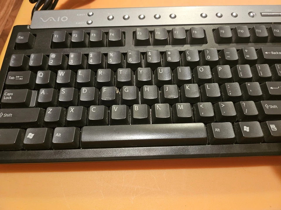 Rare Working vintage Sony VAIO PCVA-KB4P/U PS/2 Wired Computer Keyboard. 0018945 - Image 4 of 4