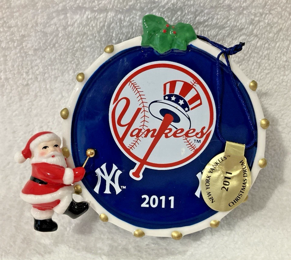 Danbury Mint NY Yankee Christmas 4 Ornaments with Original Boxes & Packaging - Image 2 of 4