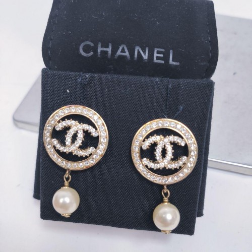 CHANEL Ohrringe mit Coco Mark elegante Strass Kunstperlen und Kreis Design - Bild 1 von 12