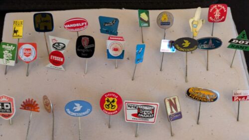 Job lot 100+ pin badges from Europe - Picture 2 of 7