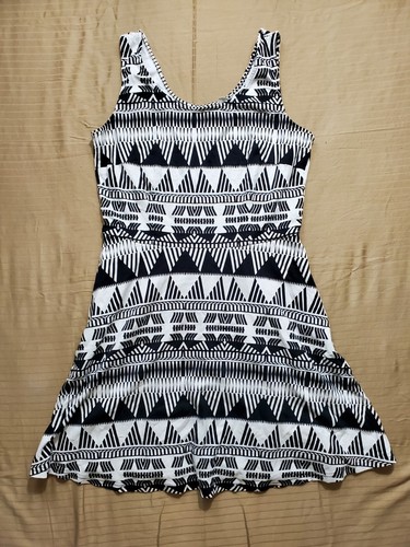 New York & Company Black/White A-Line Dress Size Large