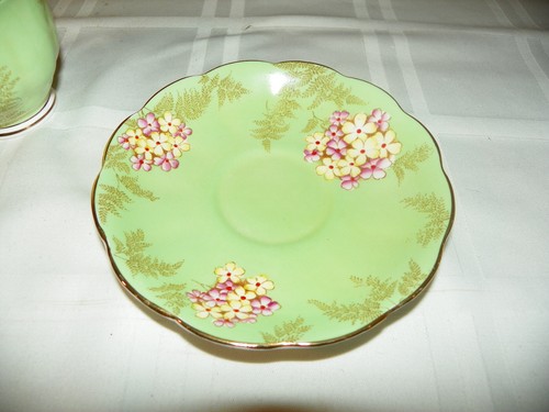 Royal Albert Crown Bone China Fern Lea Teacup & Saucer VTG Green w/ Flowers - Picture 5 of 7