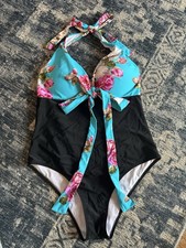 Cupshe Swimsuit Pink/Blue Floral Upper Black Bottom Halter One Piece Size XL NEW