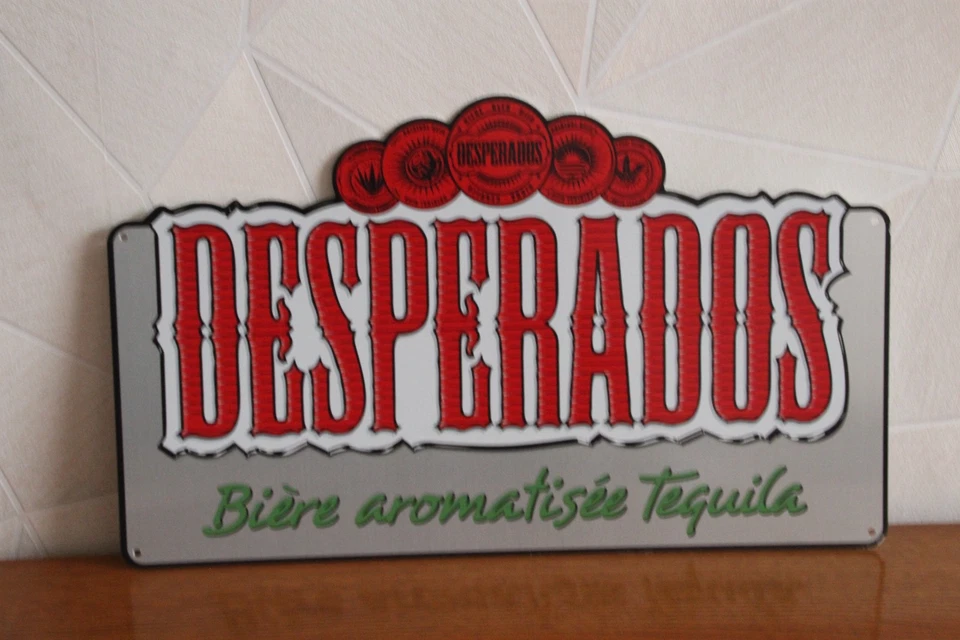 NEUVE / PLAQUE PUBLICITAIRE EN TOLE / BIERE DESPERADOS TEQUILA / 41,5 x 25cm - Photo 1/1