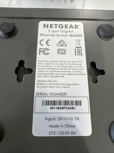 NETGEAR 5-Port Gigabit Ethernet Unmanaged Switch (GS305) w/ Adapter - Picture 3 of 5
