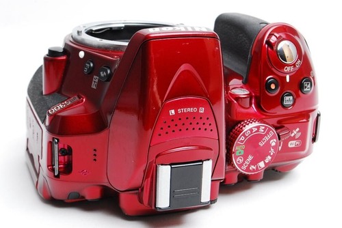 Fast neuwertige Nikon D3400 digitale 24,2-MP-Spiegelreflexkamera Gehäuse ROT von Japan Express - Bild 2 von 7