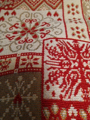 Christmas Tapestry 4 Placemats Red Snowflakes Hearts Middleton 13” by 18” NWOT - Picture 3 of 6