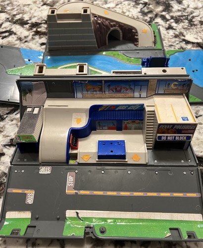 Micro Machines 1988 Vintage City Toolbox von Galoob *unvollständig* wie abgebildet - Bild 6 von 6