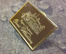 Colonial Williamsburg Region 8 Conference vintage pin badge