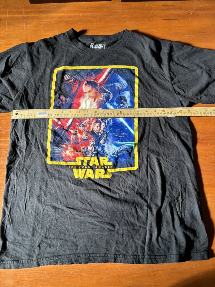 ФУТБОЛКА STAR WARS GALAXY PREMIRE THE FORCE AWAKENS 2015 LUCASFILM LTD - Изображение 2 из 3