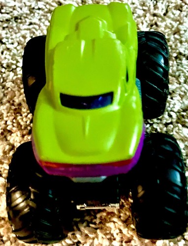 Hot Wheels Superhero Lot (12) - Spiderman, Batman, TMNT, Hulk, Joker... - Picture 3 of 13