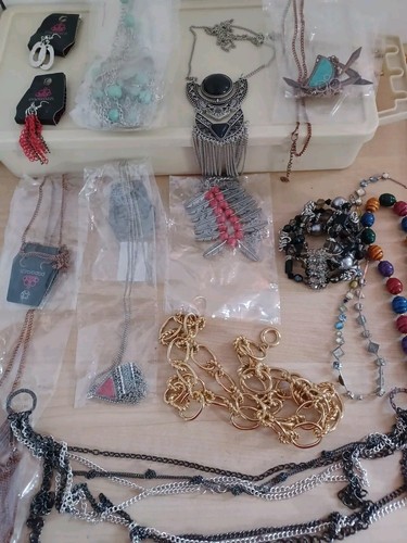 Vintage Trödel Bastelschmuck 80er - jetzt tragbar Halsketten Retro 1 Pfund plus B8 - Bild 24 von 24