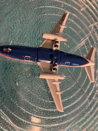 Aero Classics Historical Canadian 737-200 1:400 Scale Die Cast Model Airplane - Picture 12 of 12