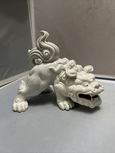 🐲Vintage OMC Otagiri White Foo Dog Porcelain Figurine 6” T x 7” L Japan - Picture 3 of 12