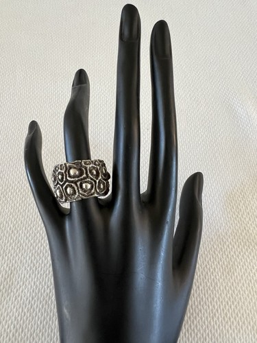 Beautiful chunky heavy 925 silver ring, size 7
