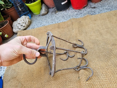 #ad ANTIQUE 19TH CENTURY WROUGHT IRON HAND FORGED WATER WELL HOOKS CROWN $99.00
