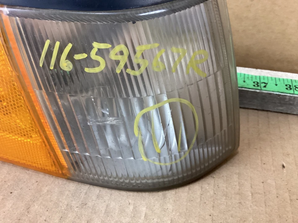 1986 - 1990年讴歌传奇轿车右前角转向信号标记灯原始设备制造商 — 第 4/4 张图片