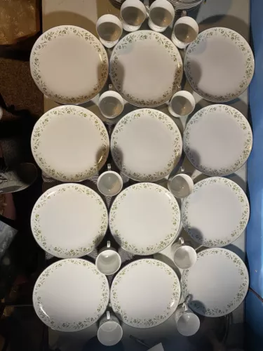 MIKASA Fine China Dinnerware set in Near Flawless Condition Set for 12, 48pc