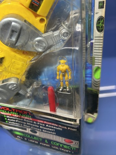 Voltron Third 3rd Dimension Yellow Lion Hunk Pilot Mighty Lion Trendmasters 1998 - Picture 9 of 9