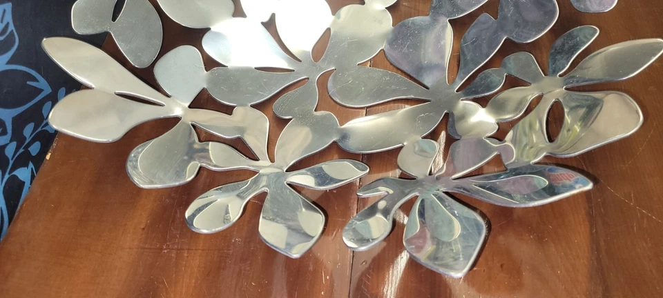 Frutero floral de metal acero inoxidable 16" diseño Monica Mulder IKEA Stockholm Foto 4 de 4