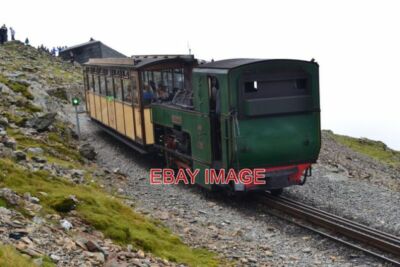 PHOTO  TRAIN ARRIVING AT SNOWDON SUMMIT