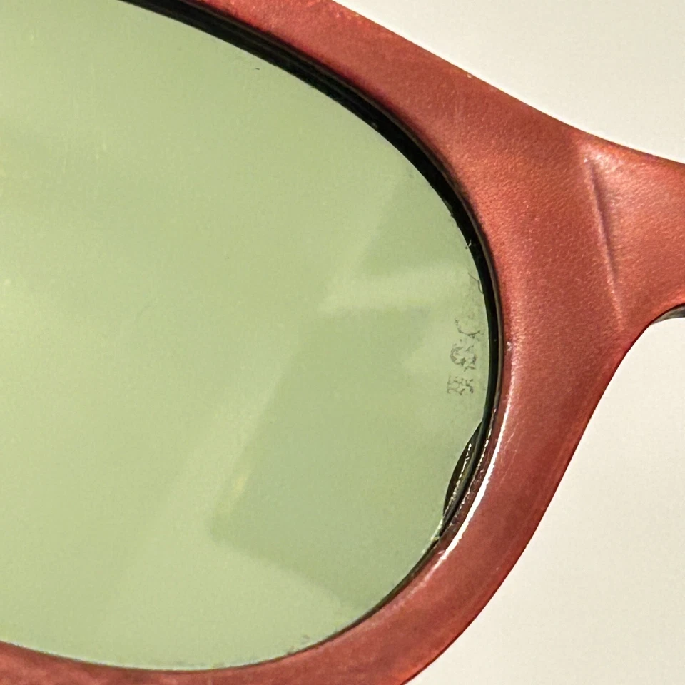 Винтажные солнцезащитные очки 1950-х красный кошачий глаз зеленые линзы готовы к носке - Изображение 4 из 4
