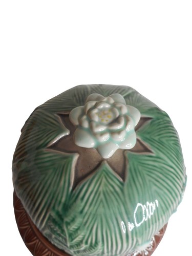 Hand Painted Majolica Round Covered Cheese Dish Butter Keeper Henriksen imports - Picture 3 of 7