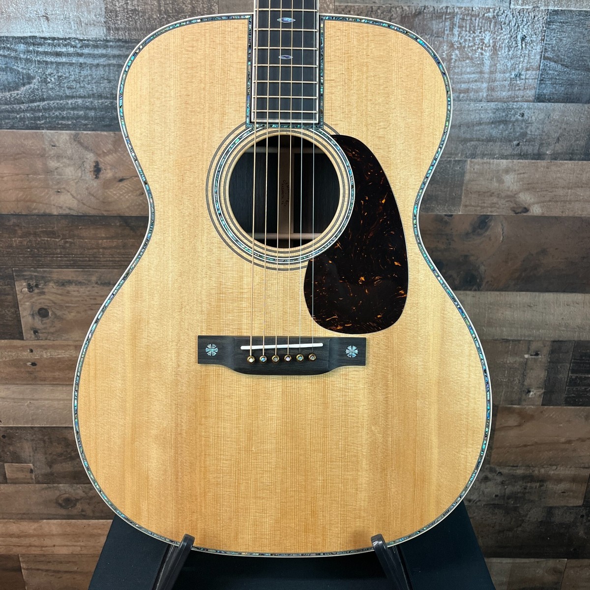 Martin 000-42 Modern Deluxe Acoustic Guitar, Hardcase, Free