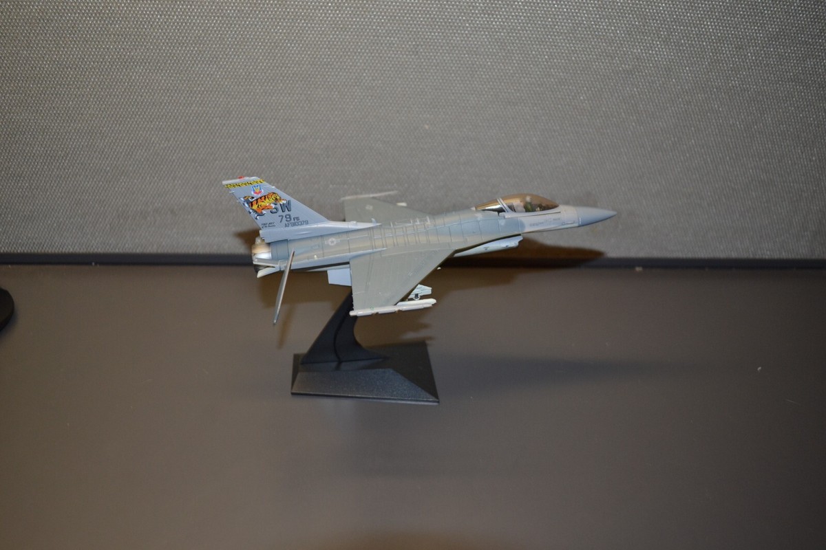 2002 Dragon Warbirds F-16 Fighting Falcon ACC 79th FS 20th