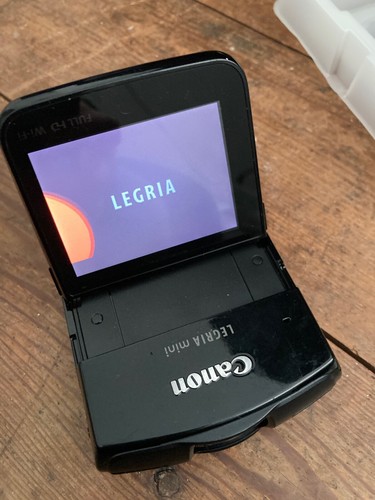 Canon Legria Mini & battery, charger, manual, CD Great Condition vlogging - Picture 2 of 6