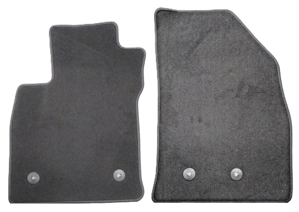 Оригинальный комплект из 4 напольных ковриков Chevrolet Volt Jet Black 2016-2019 годов выпуска 23375322 - Изображение 2 из 4