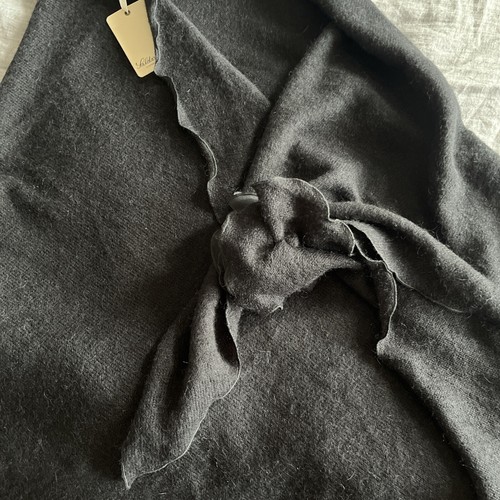Saldarini Made in ITALY Black Mohair Blend Wrap Shawl Rosette NWT 79" x 25" - Picture 3 of 12