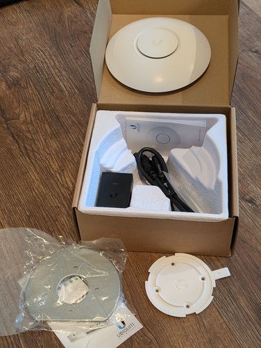 Punkt dostępu Wi-Fi Ubiquiti Networks UAP-AC-LITE UniFi 802.3af/A - Zdjęcie 2 z 4