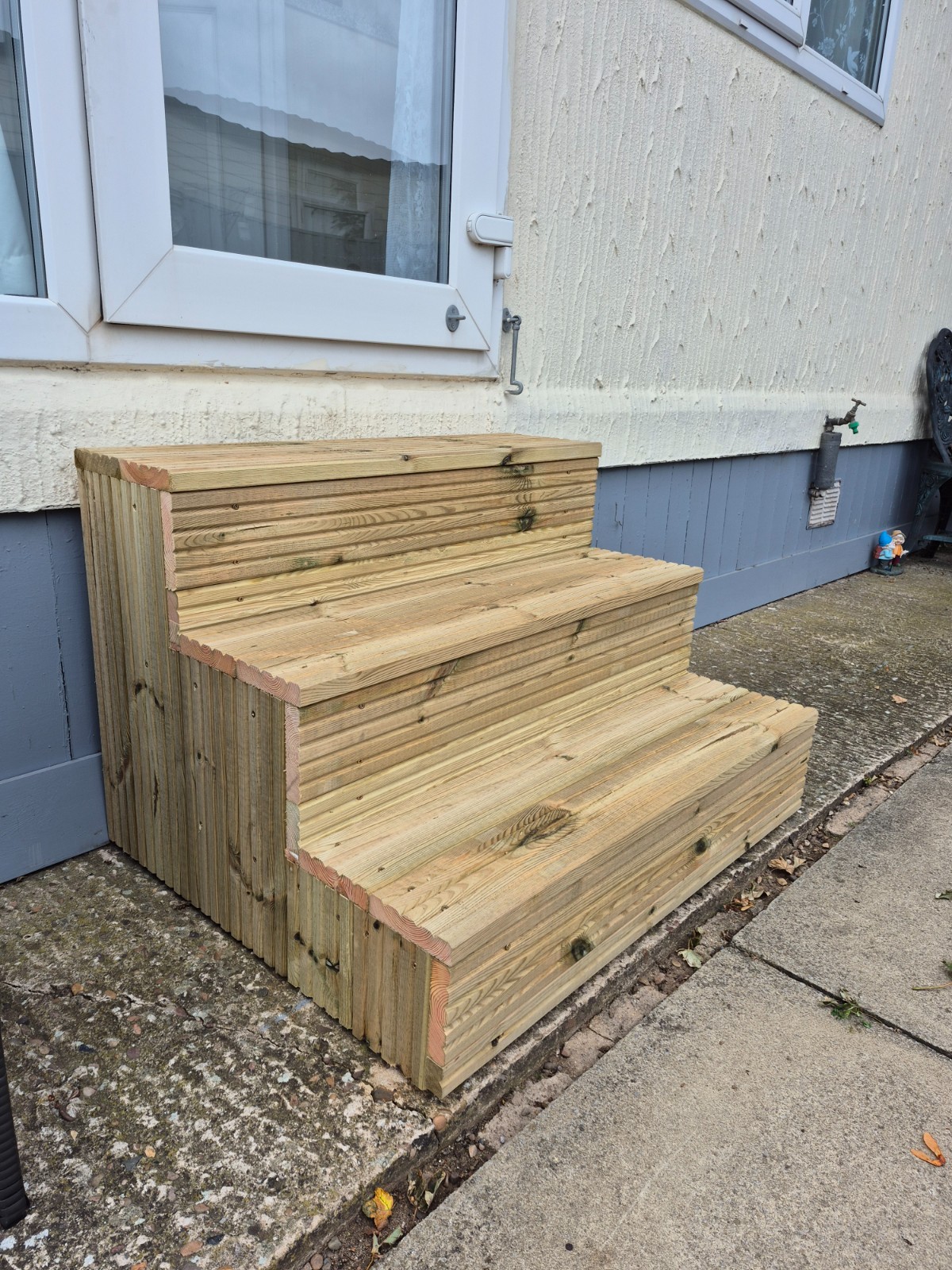 Wooden Decking / Multiple sizes / Solid Outdoor Steps/Stringer Steps Replacement