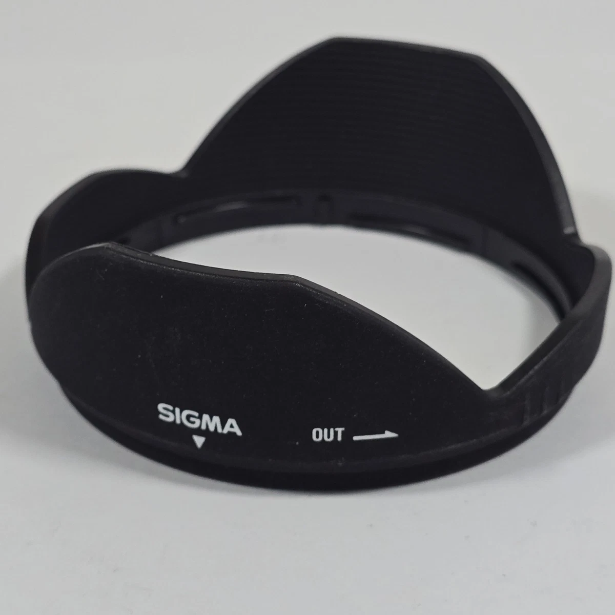 OFFICIAL SIGMA Lens Hood LH670-01 for 18-200mm F3.5-6.3 DC