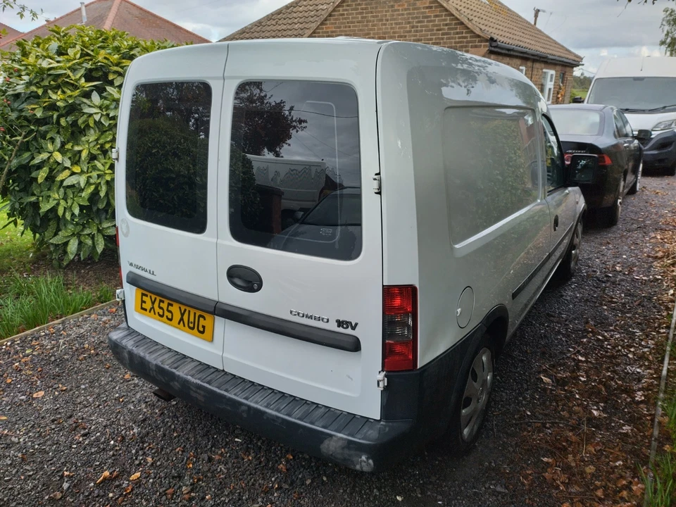 Vauxhall Combo 1.3 CDTi Micro Camper Van 131k - Image 3 of 4